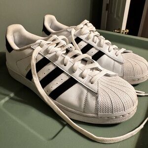 Adidas Original Men’s Superstar Classic Low Top Sneakers
